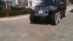 Приколы Арабского шейха черный Джип Нисан