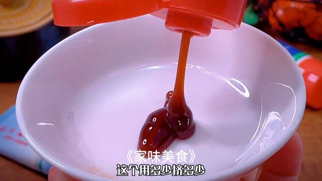 炒牛肉千万不要直接下锅炒，那样炒出来又老又硬