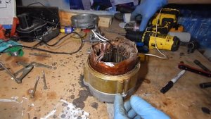 Все просто.Конденсаторний мотор АВЕ-071-4С 180Вт. Підключення та ревізія. Схема підключення.