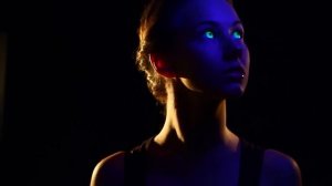 Светящиеся в ультрафиолете линзы