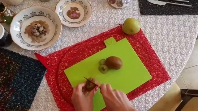 Омлет из перепеленных яиц - СуперПолезно - Полезные завтраки с Ниной Радзиевской #23