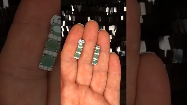 Серебряные серьги с изумрудом