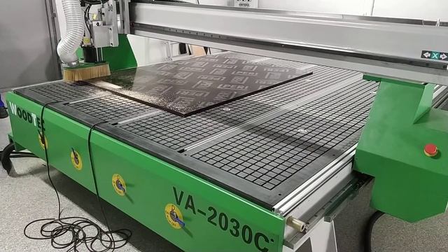 Фрезерно-гравировальный станок с ЧПУ с автоматической сменой инструмента WoodTec VA 2030 C смотреть онлайн