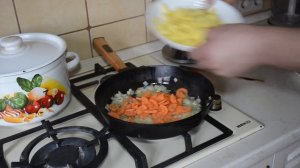 Постный щавелевый суп с добавлением разной зелени. Как приготовить вкусно и быстро.