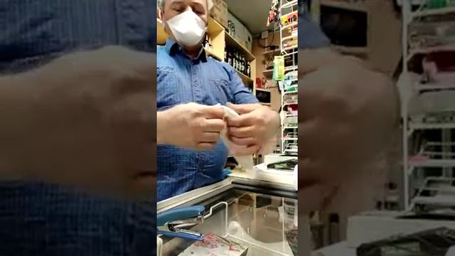 Маска из бумажных полотенец за 3 мин. Если забыли маску дома, сделать из подручных материалов. смотреть онлайн