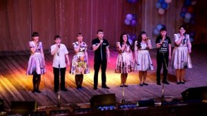 Песня "Пока мы молоды"