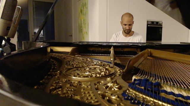 #92 of 10.000 Blüthner Grand Piano Pieces смотреть онлайн