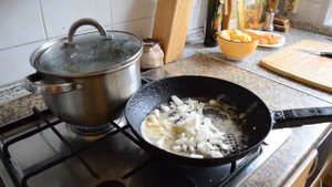 Очень вкусный сырный суп с курицей по-французски