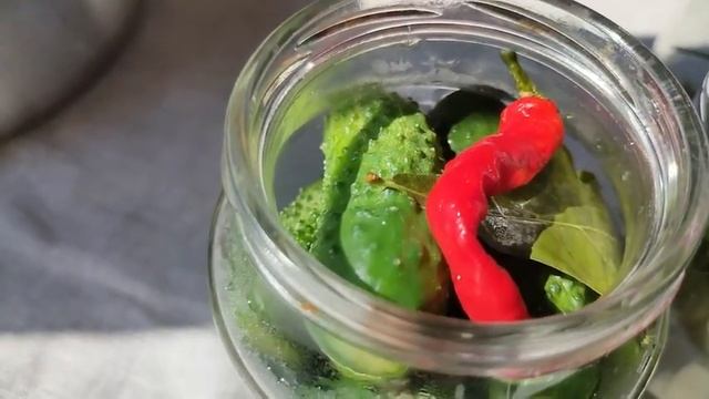 253. Остренькие маринованные огурчики! 50 банок будет мало, любимая закуска! смотреть онлайн