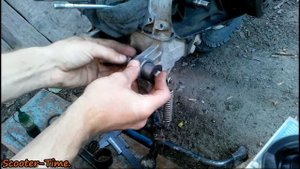 Замена Сайлент-Блоков Двигателя на Скутере, на примере 139QMB