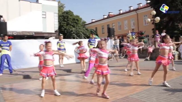 Vth Big-mini Street Art Festival in Grodno / V ФЕСТИВАЛЬ УЛИЧНОГО ИСКУССТВА (ENG Subs) смотреть онлайн