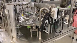 Фасовочный автомат трехрядный.