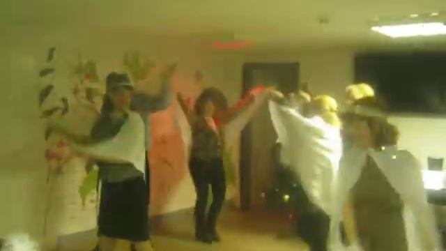 Пародия на танец "Северные Гагары"25 декабря 2011 ТС ИРЭН смотреть онлайн