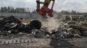 Работа дробилки бетона