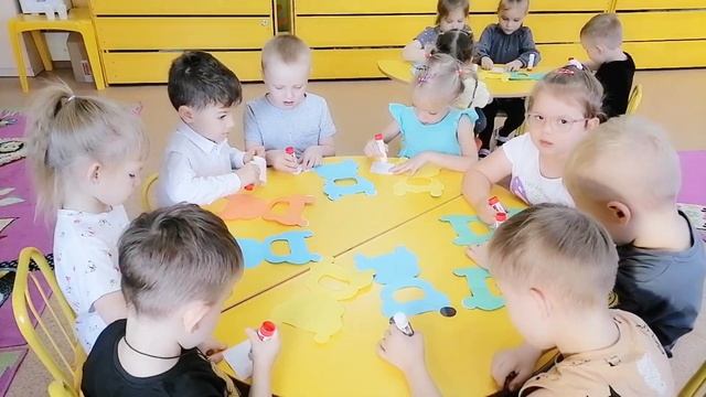 Сиреневая (старшая группа). Творчество "открытка для папы" смотреть онлайн