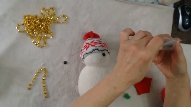 Muñeco De Nieve.  Como Hacer Muñeco De Nieve De Calcetin .Как сделать Снеговик своими руками.
