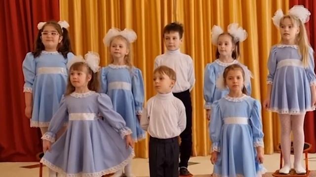 Школа № 460, вокальный ансамбль "Золотой ключик". Младшая возрастная категория.