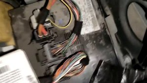 Где находится блок комфорта в мерседесе ml 350 w164