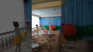 танец с веерами вейлами. ДОУ/384 Г. Харьков