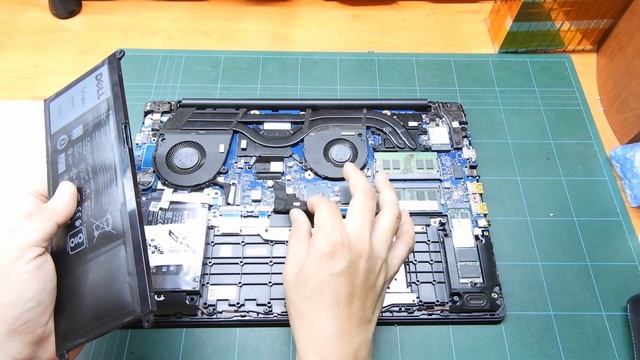 เปลี่ยน Battery Dell G3 3579 смотреть онлайн