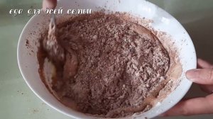 Обалденный шоколадный кекс с жимолостью. Кекс с ягодами.