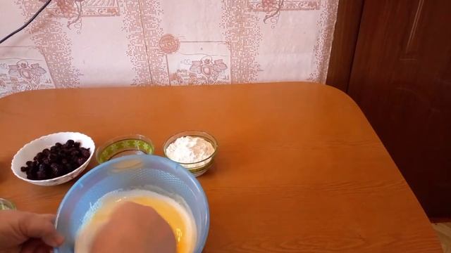 Сладкий пирог с малиной