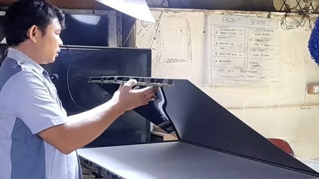 Cara Bongkar pasang layar 55" & Backlight TV LG 55UJ632T смотреть онлайн