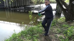 Еле оторвал поисковый магнит от металла