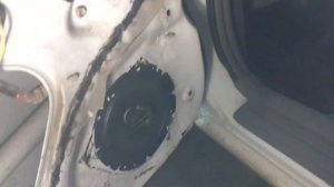 Установка задних колонок Toyota Corolla/Fielder 120 кузов