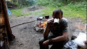 ?Отдых в тайге на берегу.⛺️ Ночевка в шалаше,рыбалка,обустройство.?