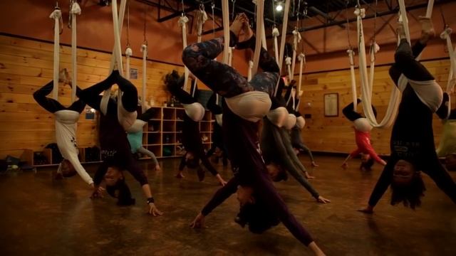 AntiGravity® AIRBarre Workouts Reach New Heights at Raffa Yoga смотреть онлайн