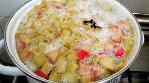Квас из ревеня