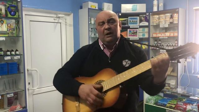 Лысый под гитару-50 такая цифра... смотреть онлайн