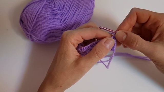 Как вязать рельефный столбик с накидом крючком Post double crochet