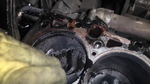 Замена прокладки ГБЦ и Гидрокомпенсаторов на Мерседес VITO 638 2.3TD OM 603.970