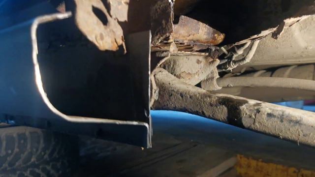 какой же он древний) и гнилой.... но жить будет. смотреть онлайн