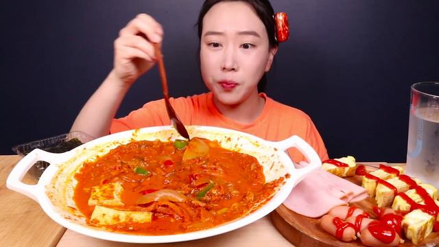 매운 참치김치찌개 끓여서 납작당면도😋흰쌀밥,치즈계란말이,햄,소세지,김과 함께🍚spicy kimchi stew&Cheese rolled omelette,sausages MUKBAN