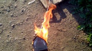 scarlett Утюг загорелся прямо на гладильной доске во время нагрева.