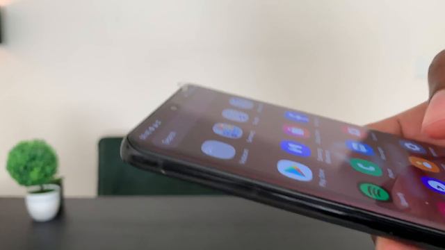 iPhone 12 Pro Max vs Galaxy S21 Ultra 5G | Side by Side смотреть онлайн