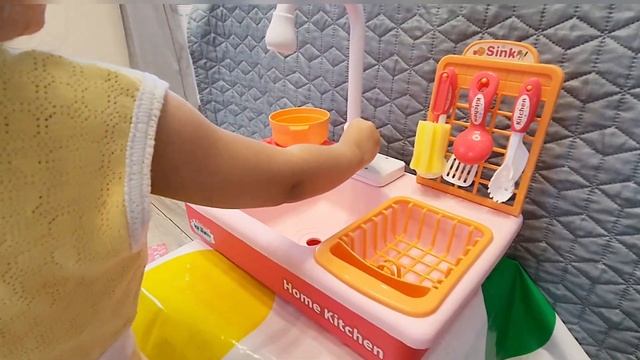 Настоящие эмоции ребёнка / Реакция ребёнка на подарок #дети#семья смотреть онлайн