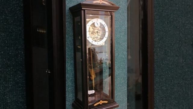 СОВРЕМЕННЫЙ СТИЛЬ В НЕМЕЦКИХ НАСТЕННЫХ ЧАСАХ. МИНИМАЛИЗМ В КОРПУСЕ И МНОЖЕСТВО УСЛОЖНЕНИЙ МЕХАНИЗМА смотреть онлайн