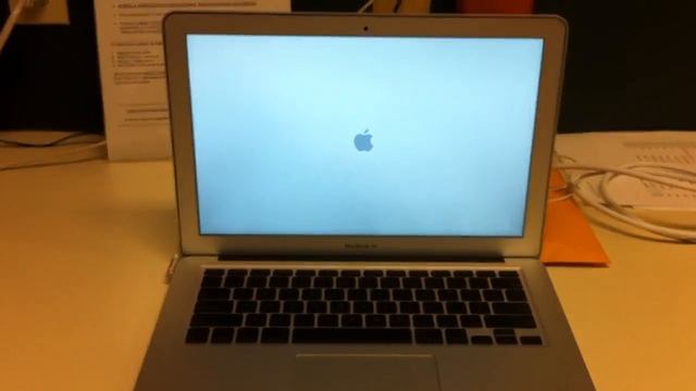 MacBook air 2010 start and shut down