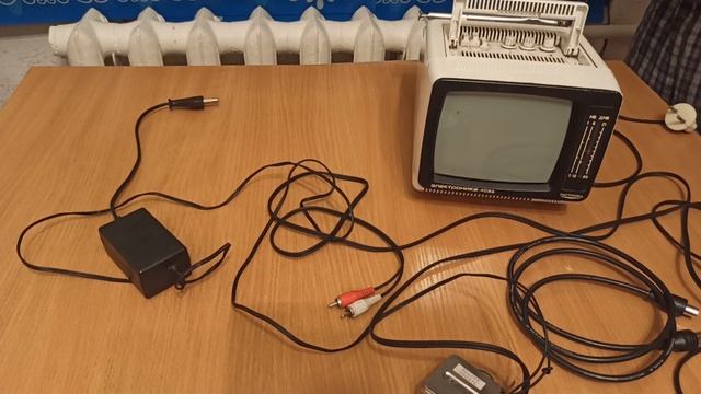 Подключаем к старому советскому телевизору ЭЛЕКТРОНИКА 409 Д DVD плеер смотреть онлайн