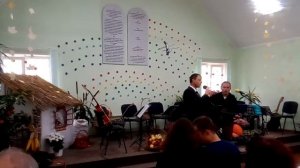 Праздник урожая. Вдали склонялись нивы