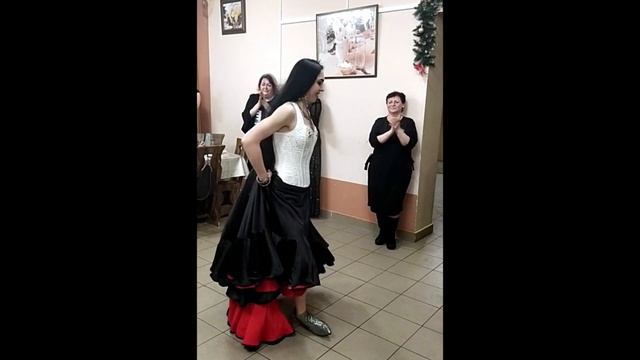 БОГЕМА цыганский ансамбль Тула. Венгерка Самый красивый цыганский танец! Russian GYPSY dance смотреть онлайн