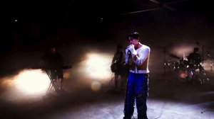 WOODZ 'Drowning' Live Clip