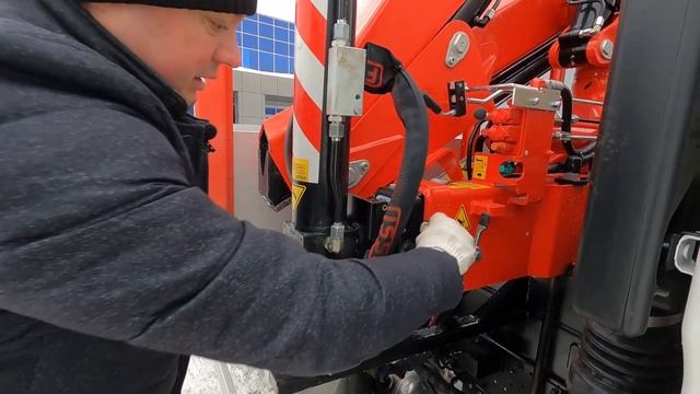 Бортовик Исузу NQR 12T с ленивцем и кму Fassi 85.  Новинка от Трак-Прайс