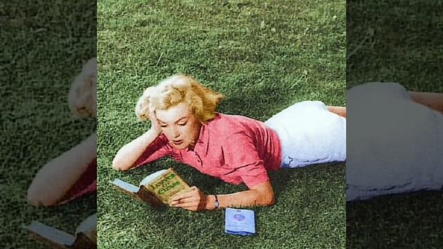 МЕРИЛИН МОНРО И ЕЕ ЛЮБИМЫЕ КНИГИ смотреть онлайн