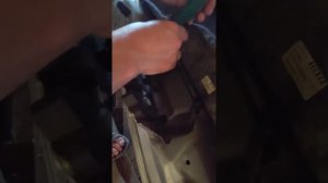 Как снять замок багажника привод замка ford mondeo 3