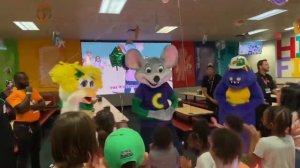 Chuck E Cheese Lakeland 2.0 | Beach Party Bash | Chuck E LIVE!!! FT Helen & Munch